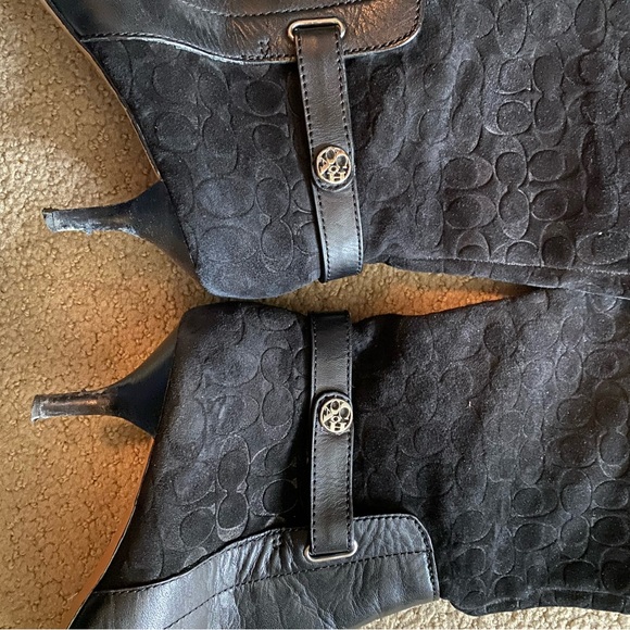 Coach high heeled boots, leather and suede, size 9. Black with signature C’s. - Picture 4 of 8